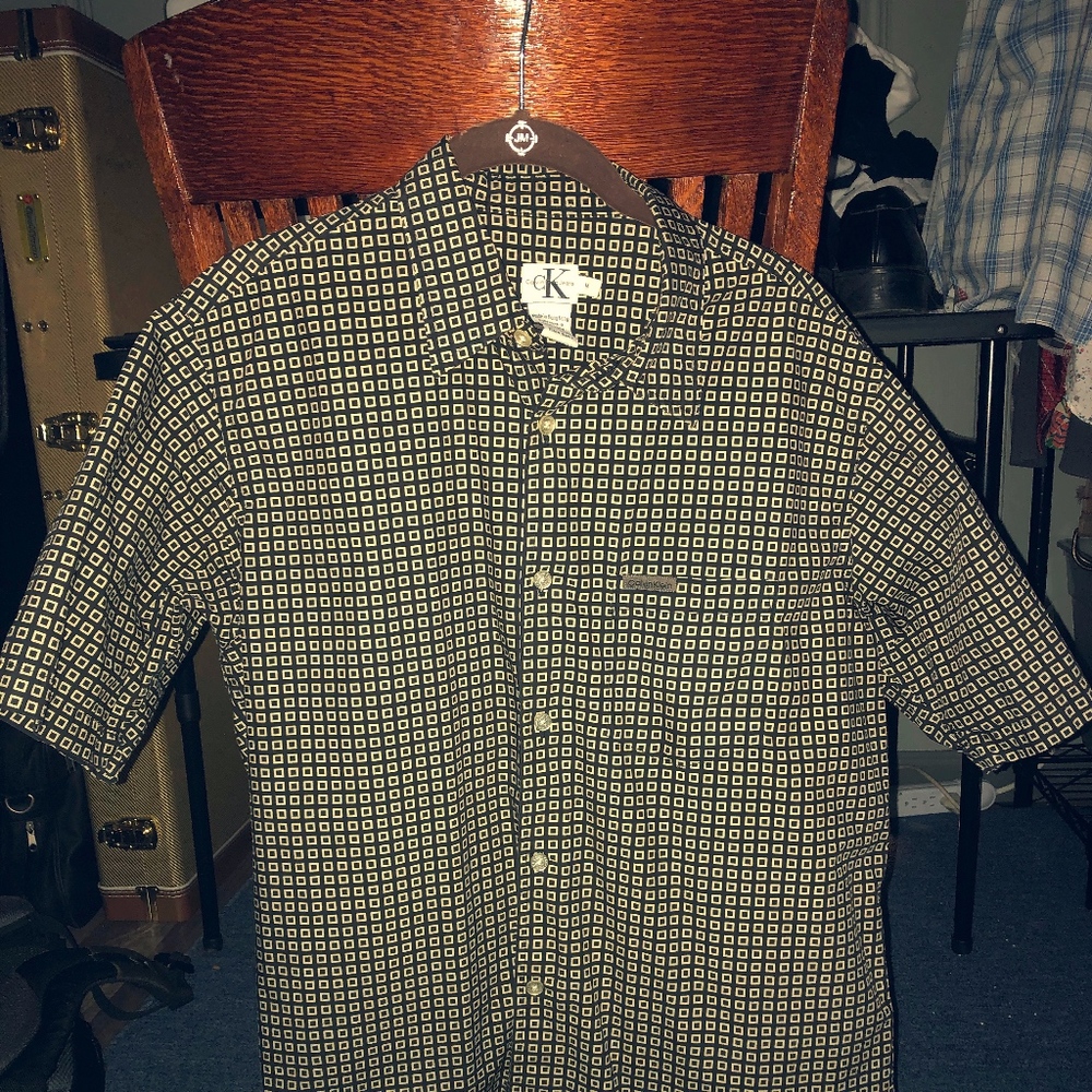 short sleeve button up